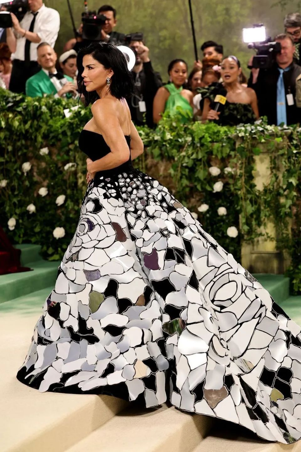 得女魔头真传不再当"暴露狂"?