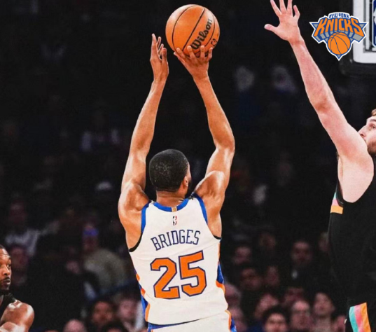 馬刺遭尼克斯終結11連勝：文班25+13+4帽 布倫森24+7大橋25分 - 