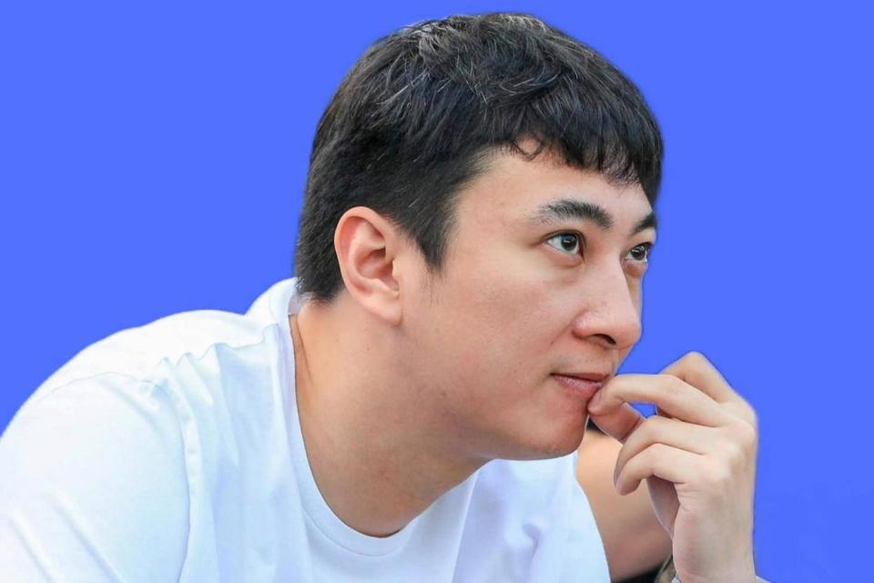 王思聪在童装店被偶遇,疑似给女儿买衣服,穿着随意,气质不如身边的