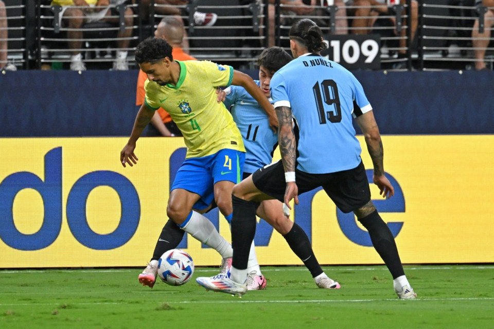 美洲杯:巴西点球大战不敌乌拉圭,无缘4强,米利唐,道格拉斯失点