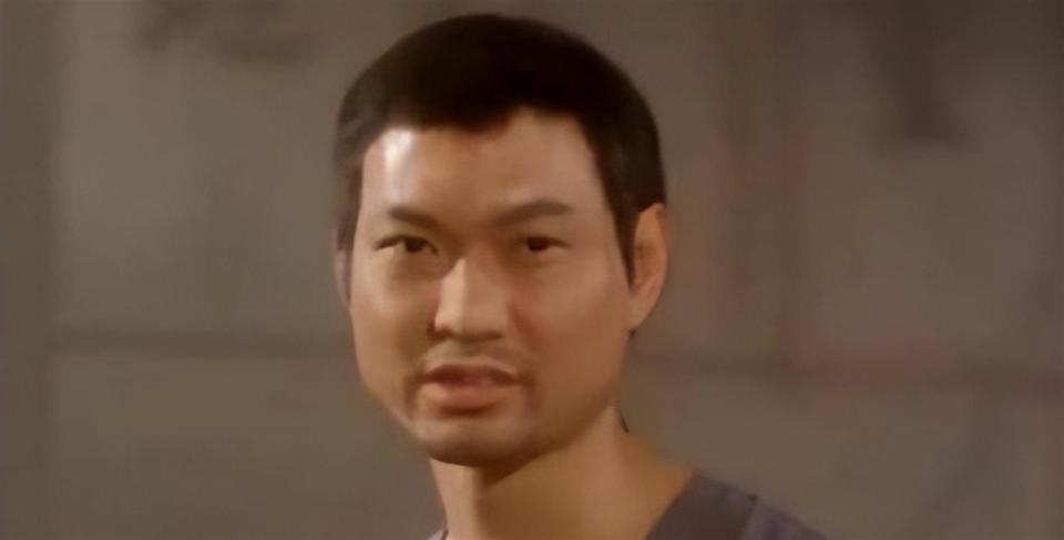 世界拳王周比利：打断李连杰胳膊，一脚踢飞吴京，无人敢与他拍戏_腾讯新闻