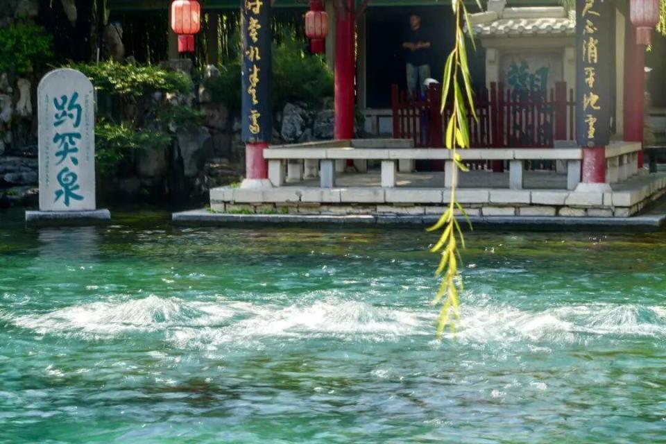 济南趵突泉水位迎来“16连涨”，有望刷新近60年最高水位纪录_腾讯新闻