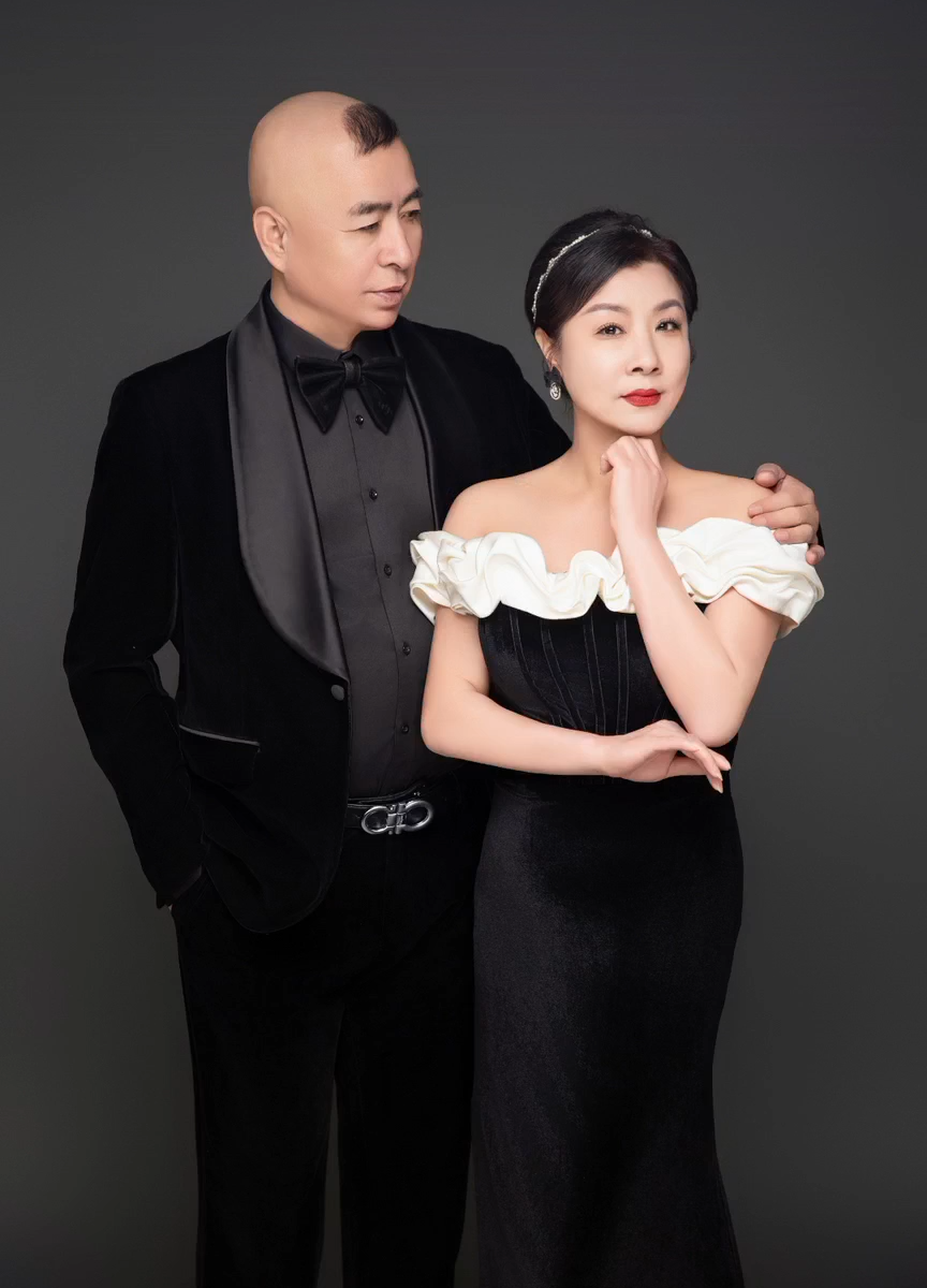 赵本山师弟,66岁《乡村爱情》演员唐军大婚,新娘年轻貌美_腾讯新闻