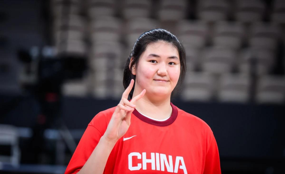 全运会女篮拉开战幕！张子宇带队山东冲首胜，广东女篮志在开门红_腾讯新闻