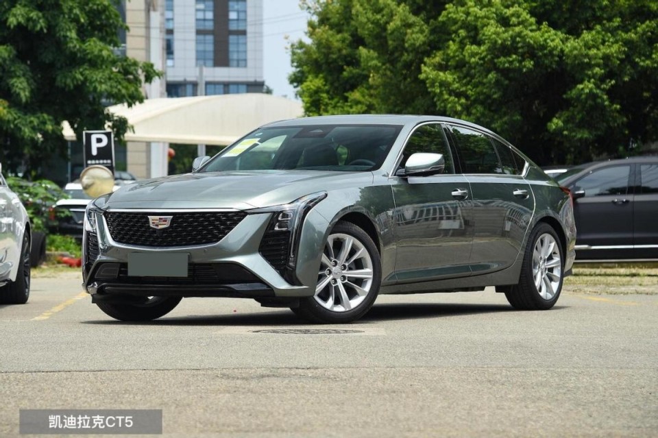 预算30万买豪华中型车,宝马3系和凯迪拉克ct5,究竟谁更胜一筹?