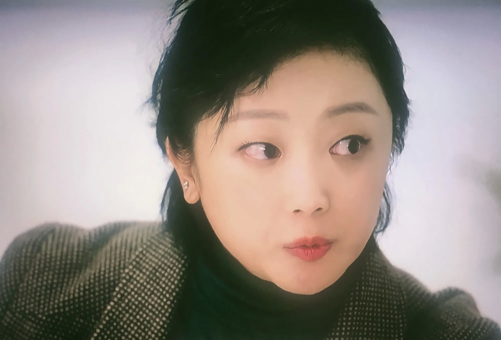 又八卦的吉秀;《新世界》里,她是高傲,豪横,怼天怼地的前清格格关宝慧