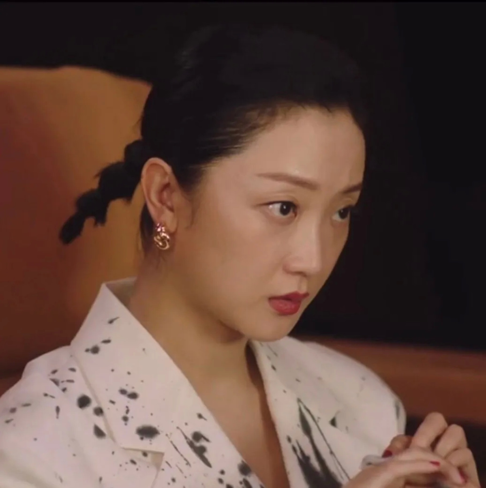 张瑶:做歌手被央视捧,做演员被贵人捧,逼婚高富帅,她是个狠人_腾讯