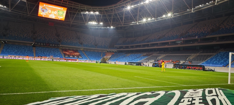 青岛海牛 1-1 北京国安北京国安做客青岛青春足球场,在上半场最后时刻