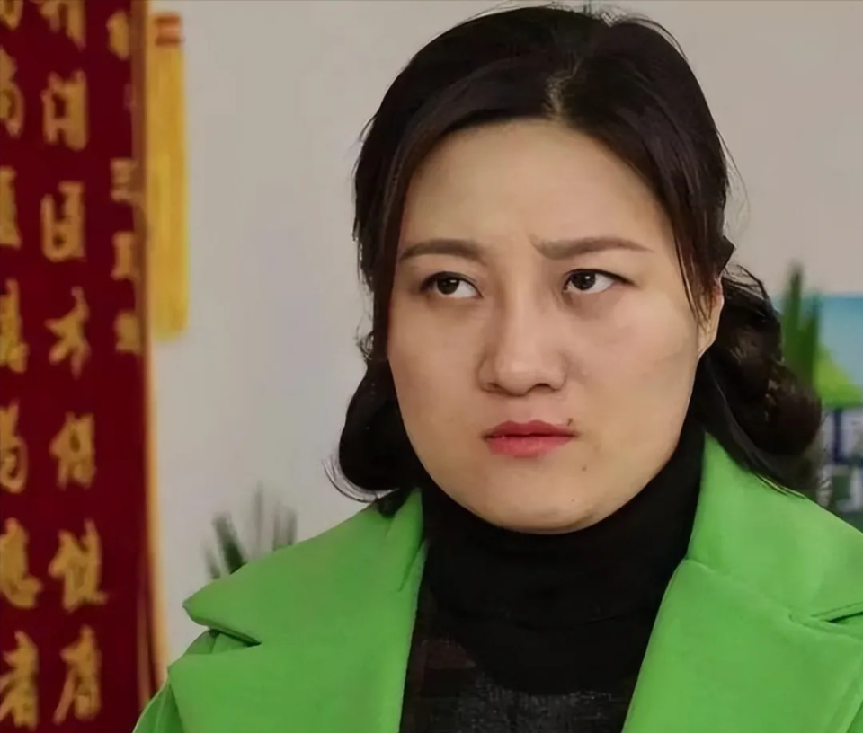 说到葛珊珊很多观众不是很熟悉,她在《乡村爱情》饰演"王云"一角,她在