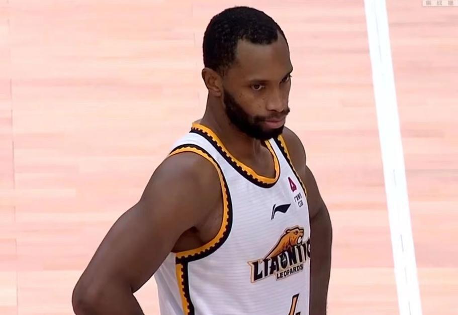 辽宁男篮逆转北控,弗格49分赵继伟15 13,张帆空砍31分-腾讯新闻