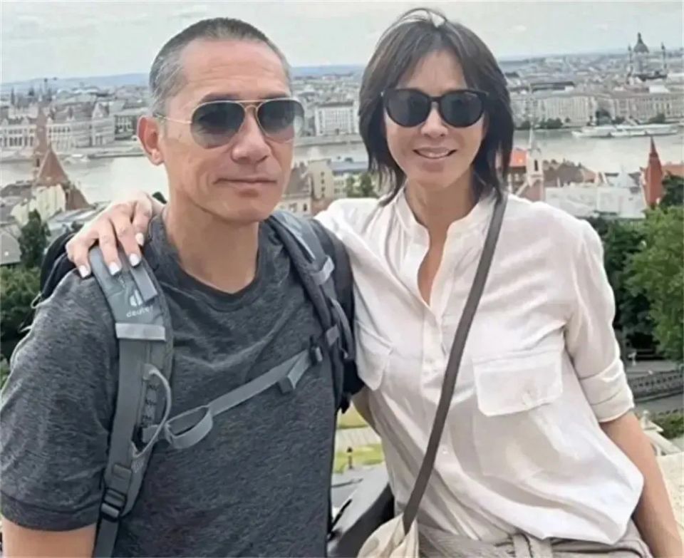 美好中國：二四六澳門圖庫同樣是60歲，“佛系”的梁朝偉和“拼命”的劉德華，區(qū)別出來了