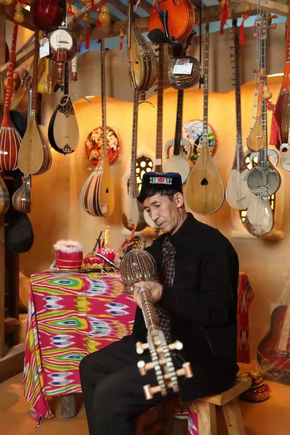 艾尔肯·吐么尔:是手艺人,也是守艺人