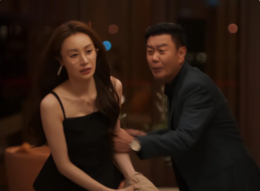 50亿身家大富豪,跑《城中之城》过戏瘾,演技不输于和伟_腾讯新闻