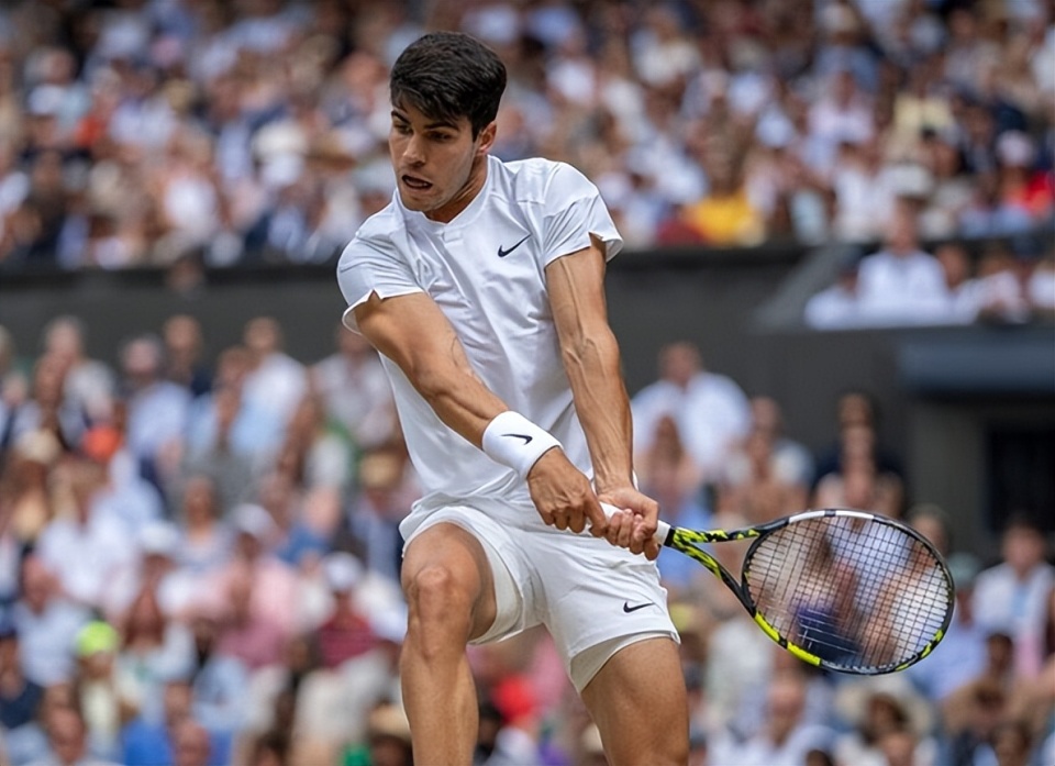 费德勒纪录保住了!德约遭横扫8冠梦碎,阿卡追平纳达尔携手冲金