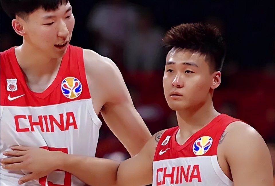 周琦加盟广东三大作用，解决内线之忧，带来两个“连锁反应”_腾讯新闻