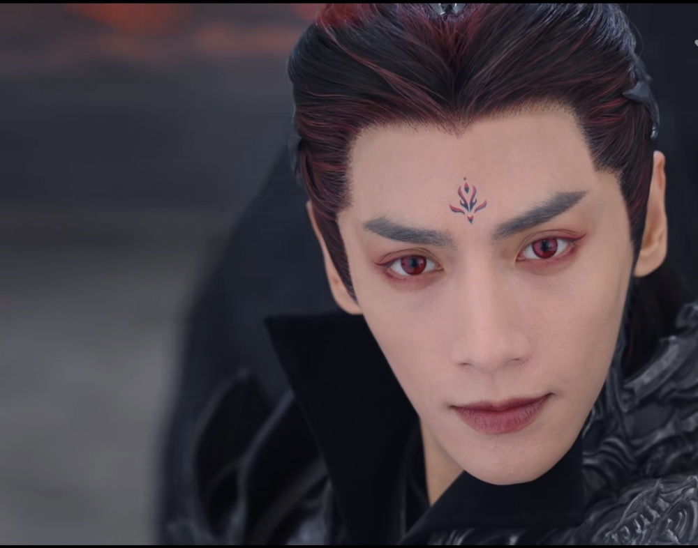 开局澹台烬的魔尊装扮,一身黑衣,魔神灭世,被网友吐槽像"黑化了的螳螂