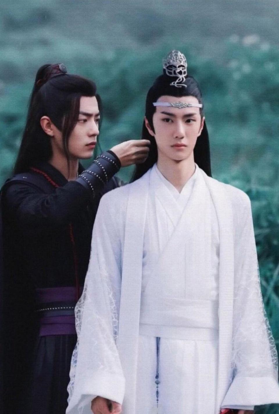 肖战最火的剧是啥？和王一博主演的《陈情令》绝了，破了多项纪录
