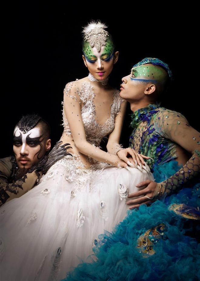 不仅仅是她的个人生活,就连她创作的孔雀舞也不例外,近日,杨丽萍孔雀