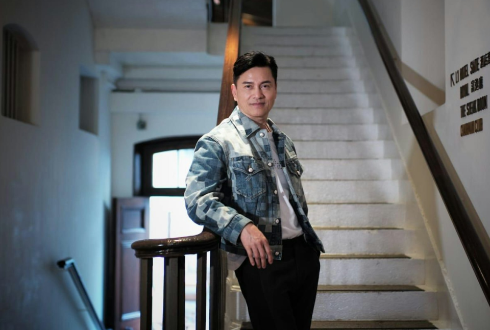 吕良伟回忆演艺生涯:被tvb拒绝签约,难忘到监狱探跛豪