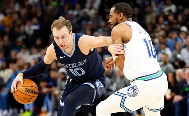 本赛季三分最准的10位球员:库里克莱都排不上号,太阳两人上榜