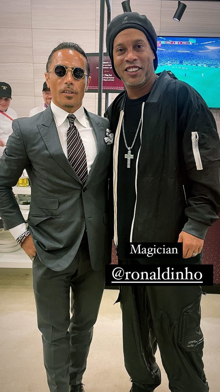网红撒盐哥世界杯各种硬蹭合照咬奖牌还抢大力神杯被骂翻