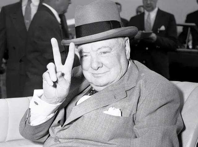 英国首相丘吉尔,如何将一手好牌打得稀碎-腾讯新闻