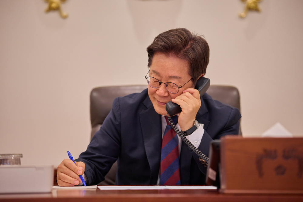 高市不敢出声，李在明宣布即将访华_腾讯新闻