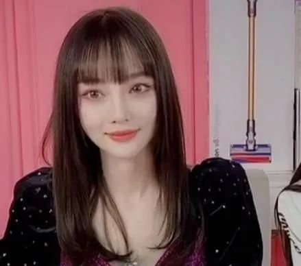 41岁李小璐晒好身材,称孤独并不可怕,评论区沦陷:pgone不要你了吗