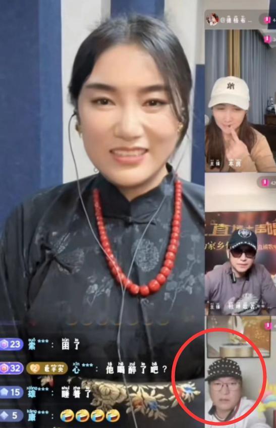 了解岗毅的粉丝都知道,他生前酷爱喝酒,之前在根呷直播间当评委,岗