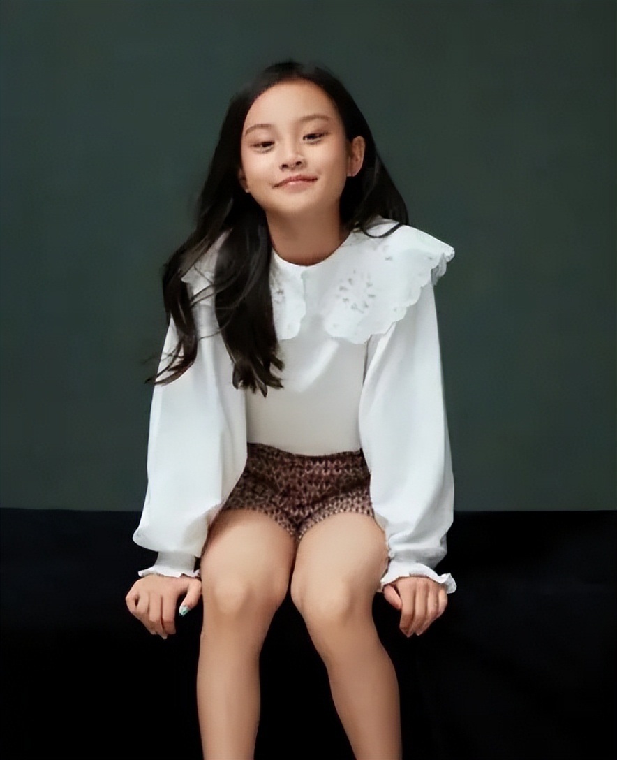 贾乃亮11岁女儿甜馨了