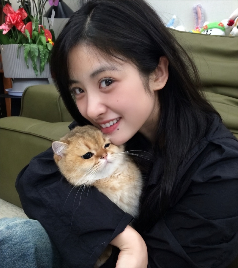 沈月算命说是"春耕的牛",对生日的期望很诚恳,热爱生活的女孩_腾讯