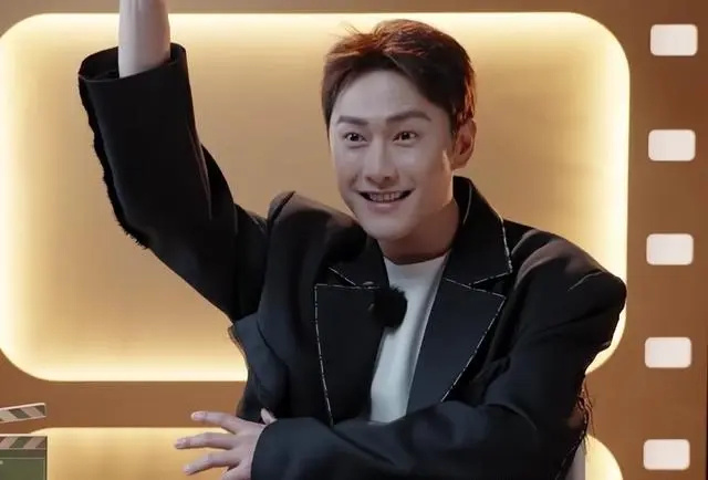 朱梓骁直播带货引争议,曾志伟力挺遭打脸,贾乃亮黄圣依躺枪_腾讯新闻