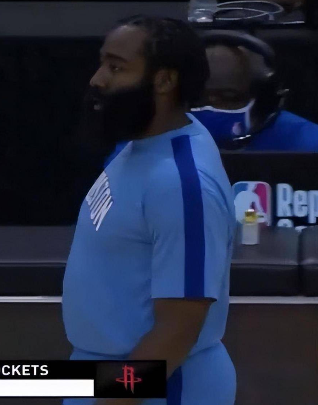 哈登中国行被吓一跳明显变胖露出大肚腩兴奋回应全场高呼mvp