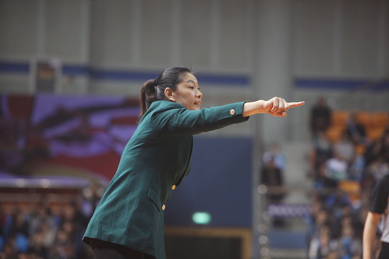 惨败日本赞助商发函质疑篮协李昕弃用超新星王芳任人唯亲