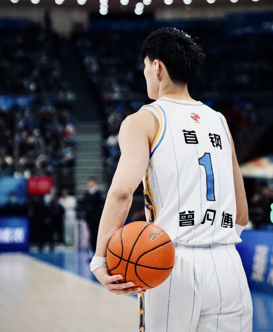 不让崔永熙独美曾凡博季后赛首秀也来隔人暴扣三节1883帽打卡