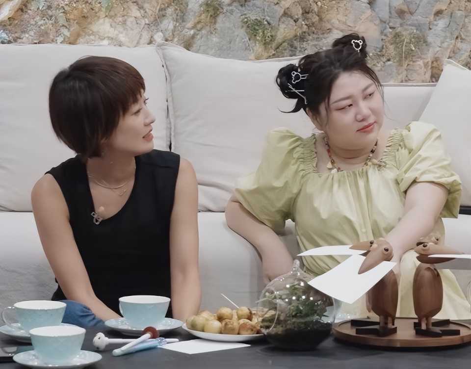 当43岁范湉湉和39岁杨天真站在一起,我才彻底明白