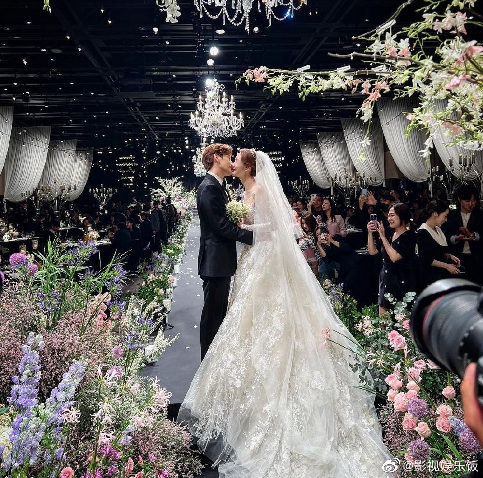 李多海婚礼直击在权志龙银赫等人祝福下拥吻中国粉丝受邀观礼