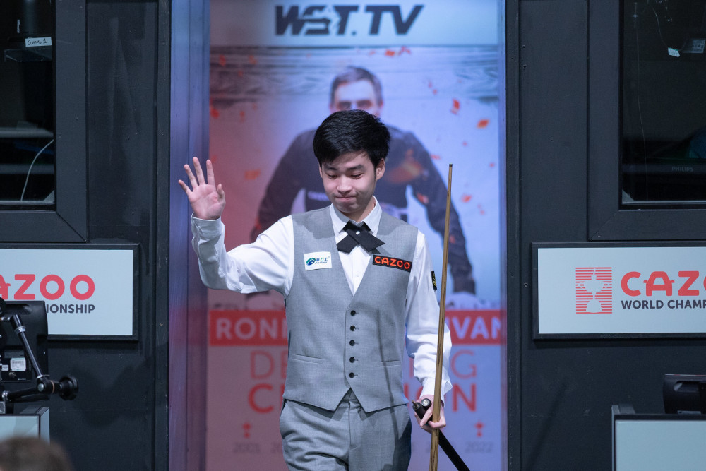 中国00后小将晋级斯诺克世锦赛8强！13