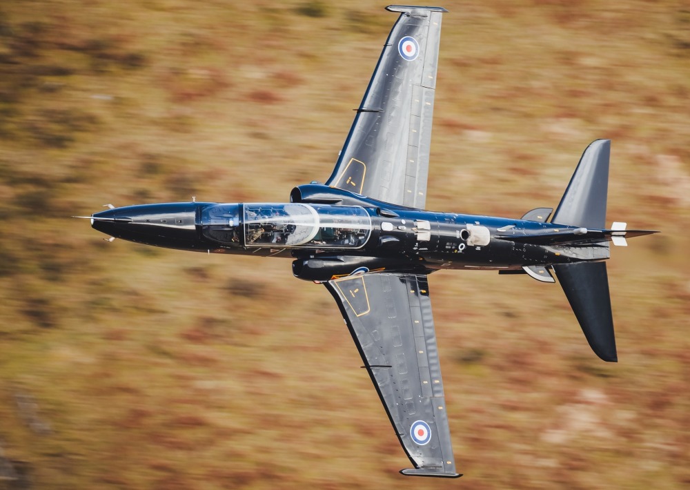 组图英国皇家空军t2教练机进行低水平飞行训练