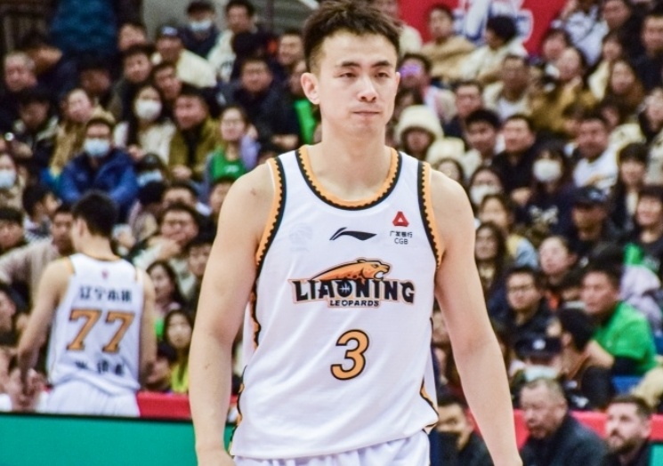 辽篮17分大胜广东,杨鸣变阵收奇效,2大奇兵绝境爆发