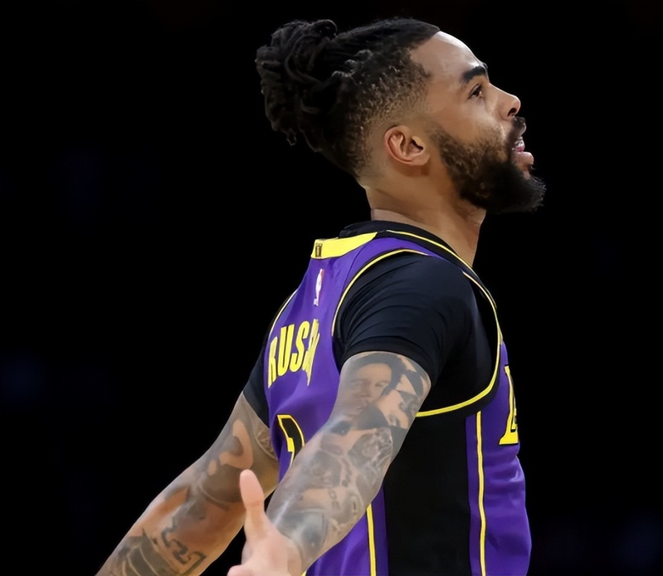 轰44分9三分拉塞尔刷爆神迹比肩詹皇科比湖人冲季后赛现曙光