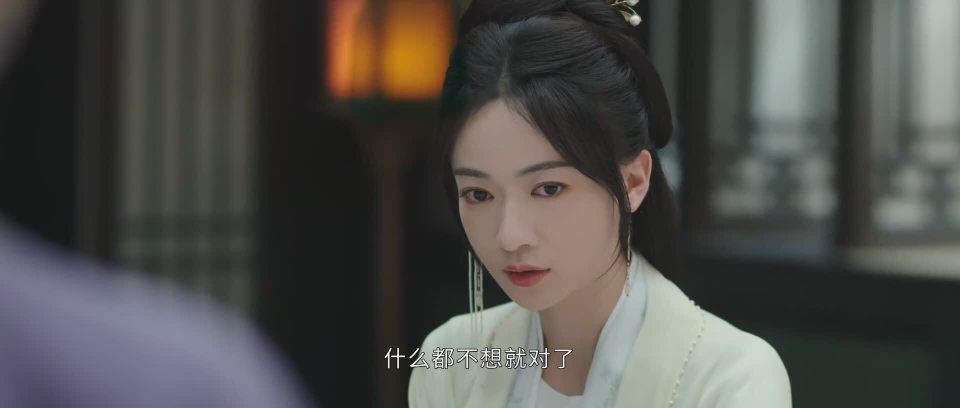 就是剧中会时不时带一些轻喜剧的风格,而且全员熟面孔.