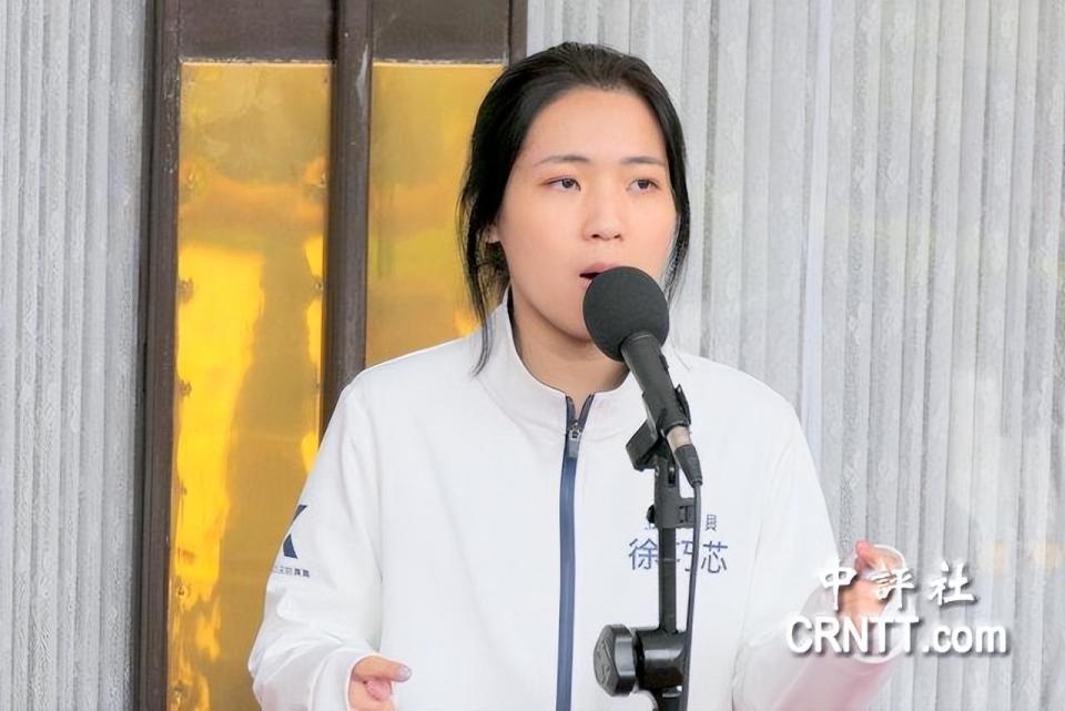 邱议莹拿扇子打罗智强巴掌,徐巧芯痛批:不要觉得国民党好欺负