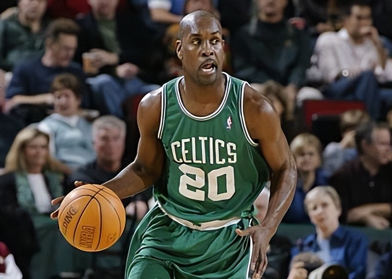 2004年佩顿在湖人争冠失败之后,休赛期他选择加盟了另外一支豪门球队