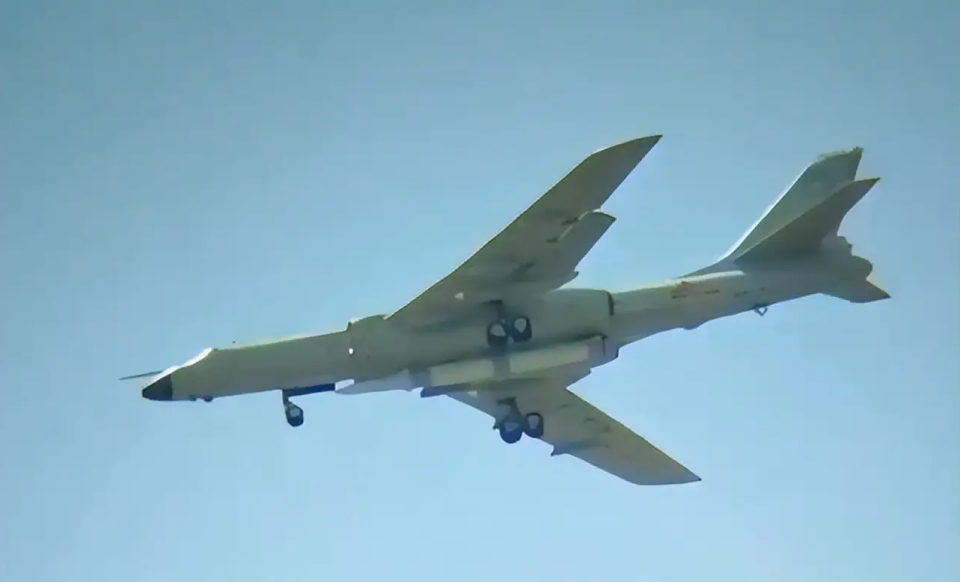 ��6KЯ��ӥ��21 ��B-1B��ը������������ǿ