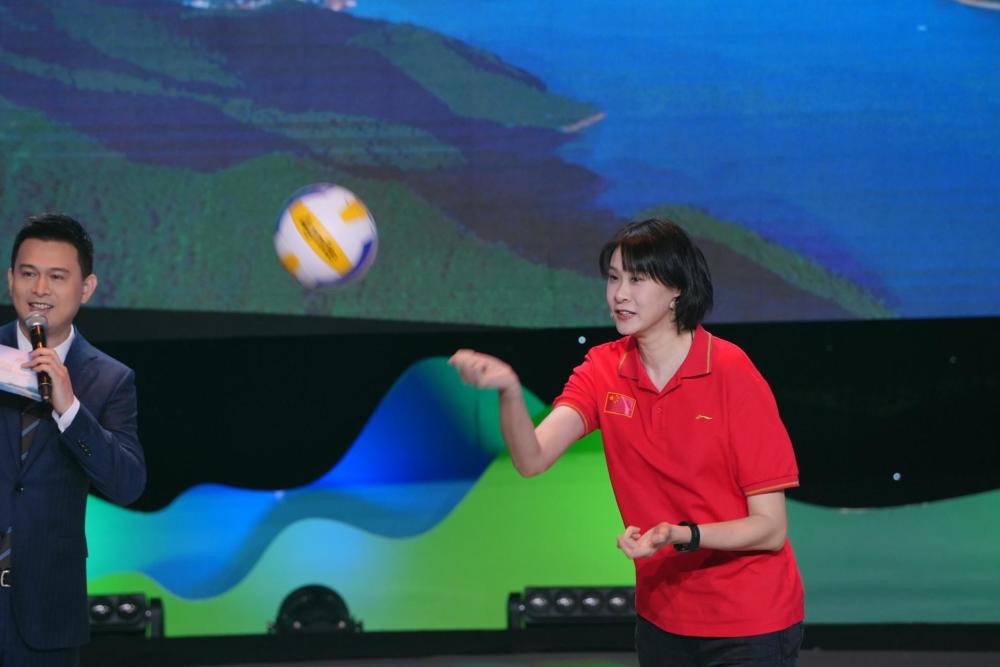 中国女排奥运冠军赵蕊蕊:郴州是女排的娘家,欢迎大家去做客!_腾讯新闻