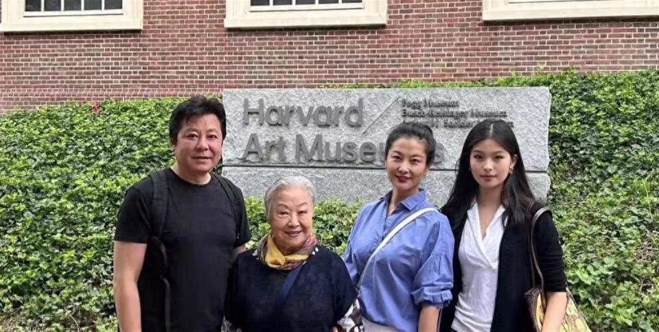 中国赚钱美国花？老戏骨祖孙三代在美奢华享乐 过上“人上人生活”