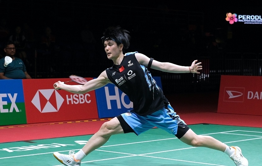 决胜局3-11落后，上演惊天逆转！2-1世锦赛冠军，王祉怡赛季第3冠_腾讯新闻