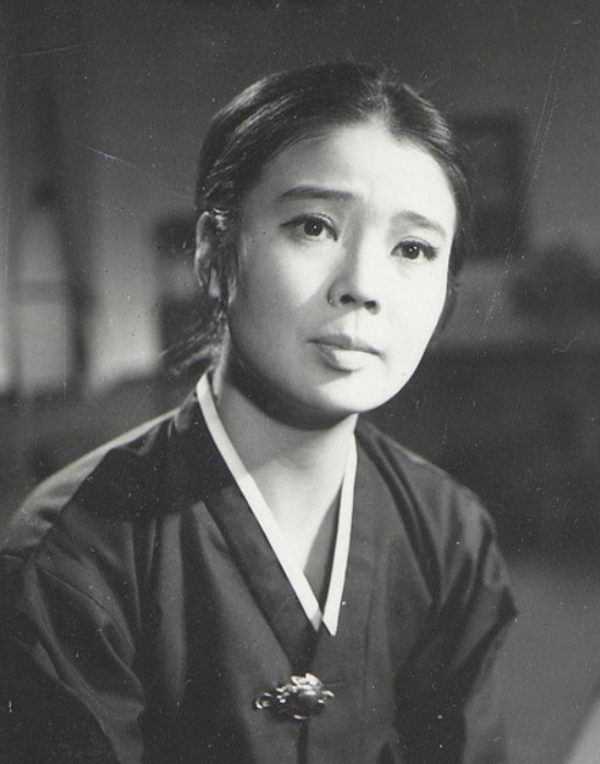 韩国影后尹静姬去世享年79岁,患老年痴呆10年,曾被传遭丈夫弃养