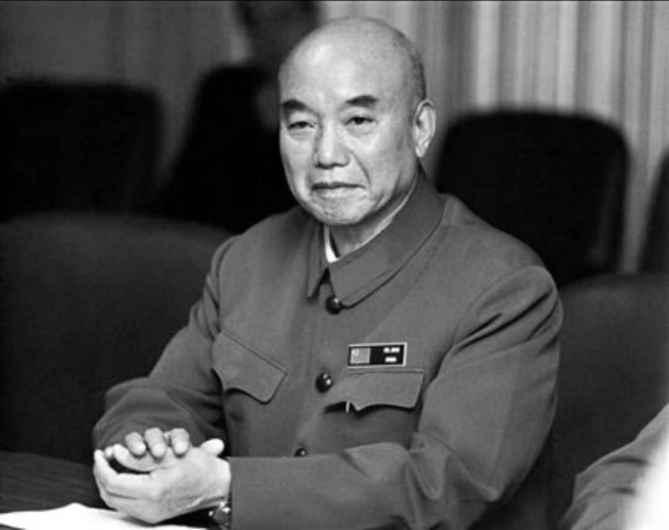 1955年授衔，大将、上将、中将、少将和大校的第一人都是谁？_腾讯新闻